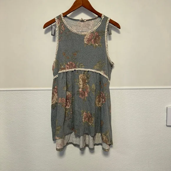 143 Story By Line Uo Women's Grey Pink Floral Tunic Top Size L - Picture 8 of 11